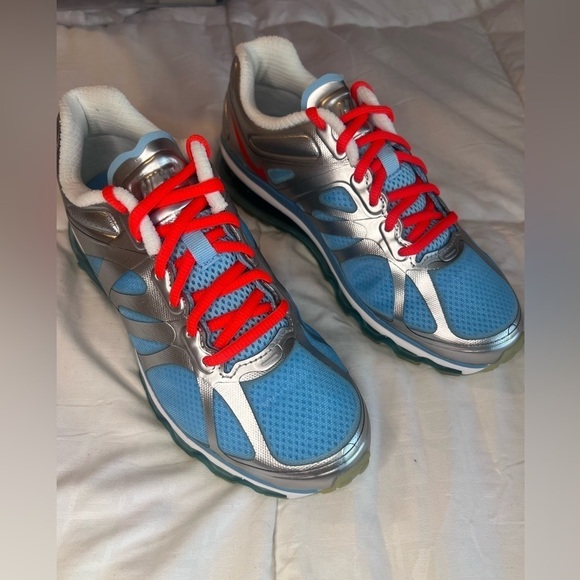 NWT NIKE AIR MAX 2012 -- 7 Women’s / 6Y - Picture 2 of 11